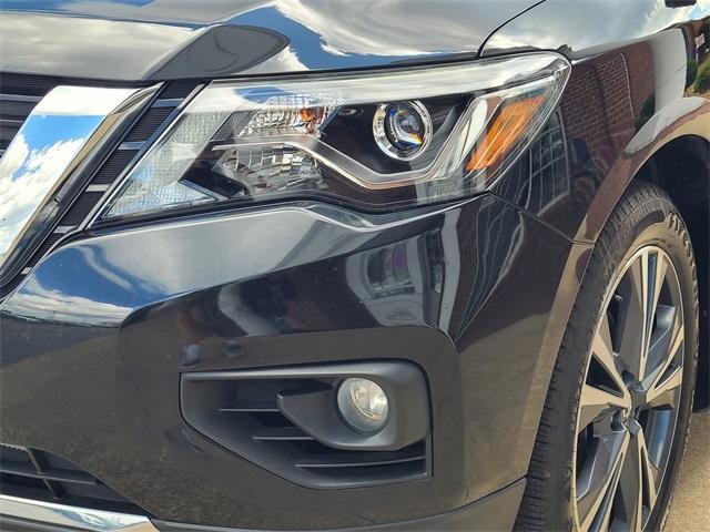 used 2020 Nissan Pathfinder car, priced at $18,008