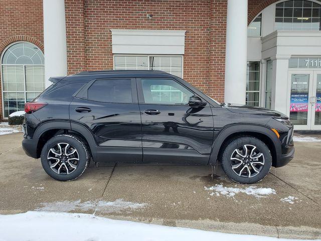 new 2025 Chevrolet TrailBlazer car, priced at $32,330