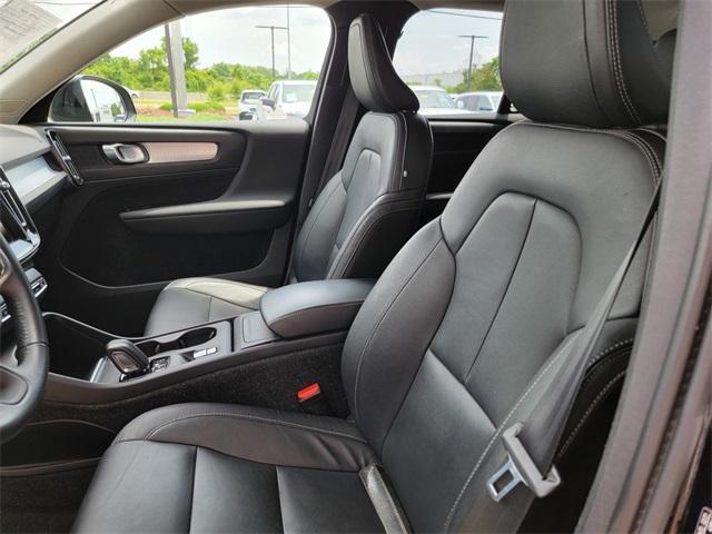 used 2021 Volvo XC40 car, priced at $18,294