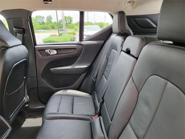 used 2021 Volvo XC40 car, priced at $18,294