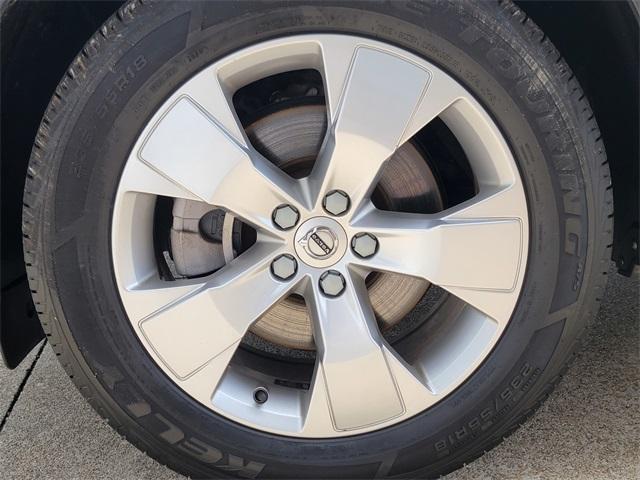 used 2021 Volvo XC40 car, priced at $18,294