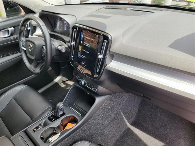 used 2021 Volvo XC40 car, priced at $18,294