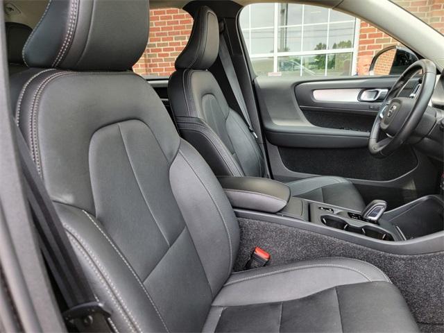 used 2021 Volvo XC40 car, priced at $18,294