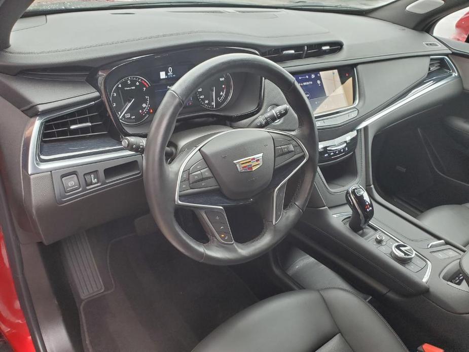 used 2024 Cadillac XT5 car, priced at $40,322