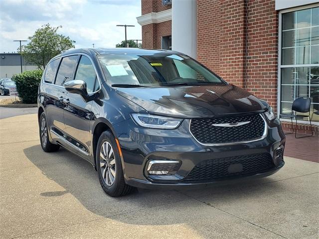 used 2023 Chrysler Pacifica Hybrid car, priced at $34,388