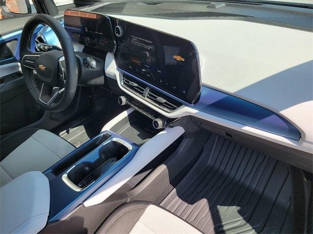 new 2025 Chevrolet Equinox EV car, priced at $45,615