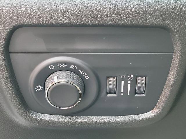 used 2023 Jeep Grand Cherokee car, priced at $28,138