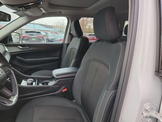 used 2023 Jeep Grand Cherokee car, priced at $28,138