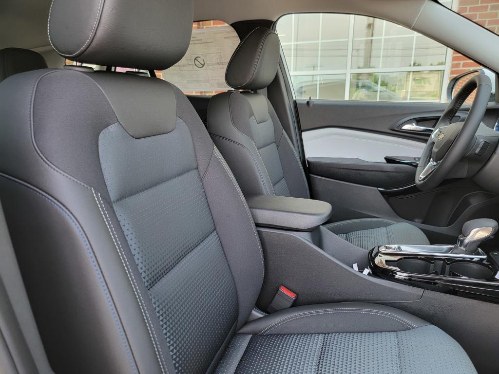 new 2025 Chevrolet Trax car, priced at $24,955