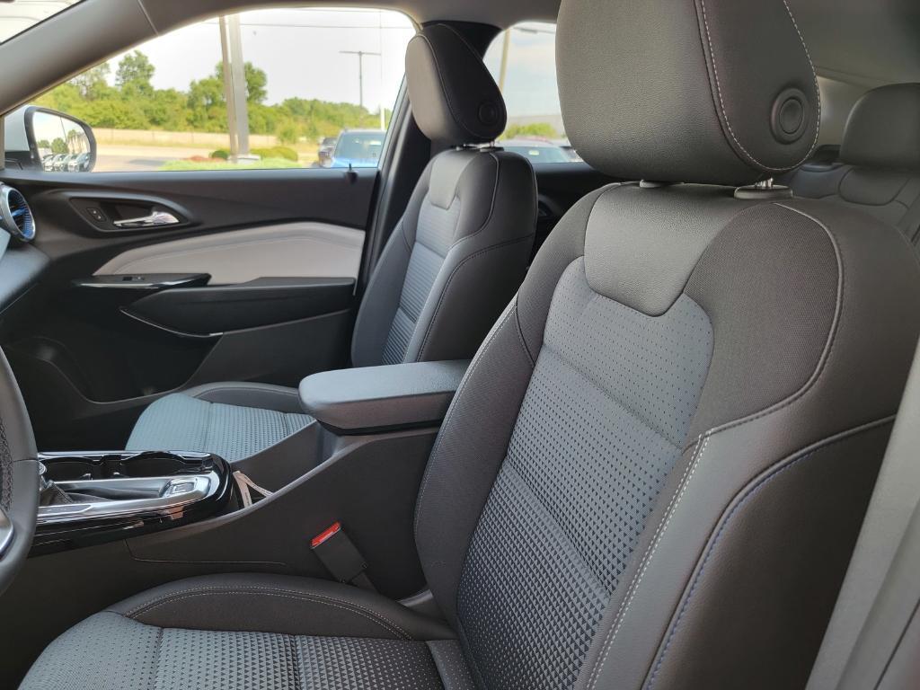 new 2025 Chevrolet Trax car, priced at $24,955
