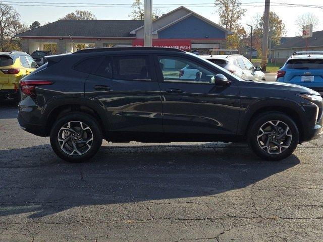 new 2025 Chevrolet Trax car, priced at $25,025