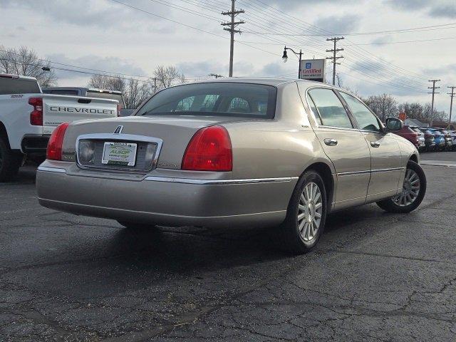 used 2003 Lincoln Town Car car, priced at $5,300