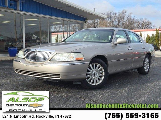 used 2003 Lincoln Town Car car, priced at $5,300