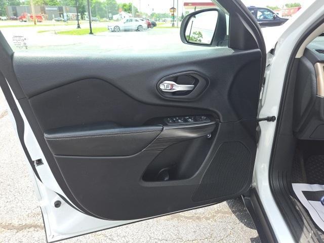 used 2014 Jeep Cherokee car, priced at $9,400
