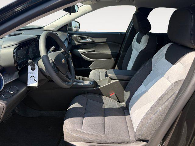 new 2025 Chevrolet Trax car