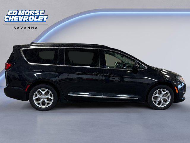 used 2017 Chrysler Pacifica car, priced at $13,995