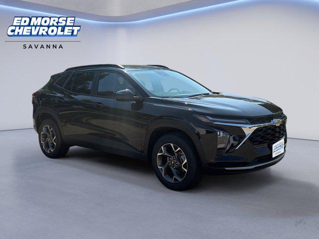 new 2025 Chevrolet Trax car, priced at $22,700
