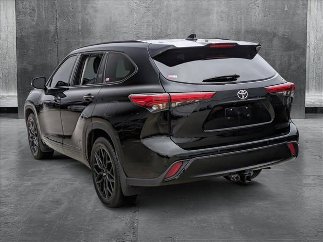 used 2020 Toyota Highlander car, priced at $33,295