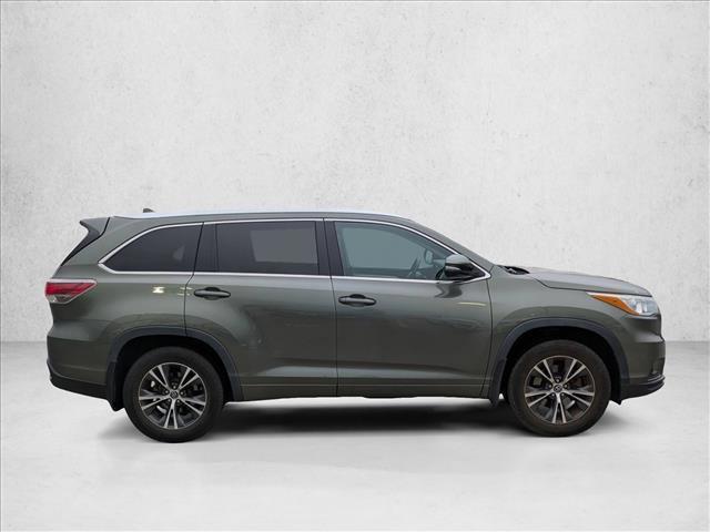 used 2016 Toyota Highlander car, priced at $19,250