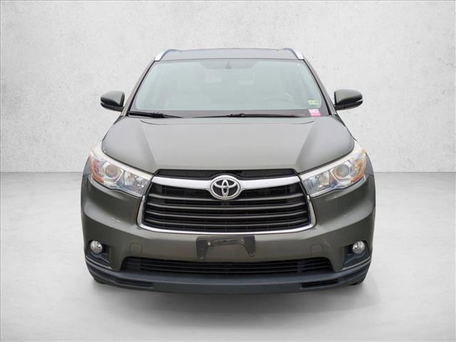 used 2016 Toyota Highlander car, priced at $19,250