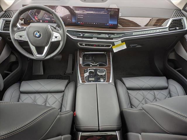 new 2025 BMW X7 car, priced at $89,025