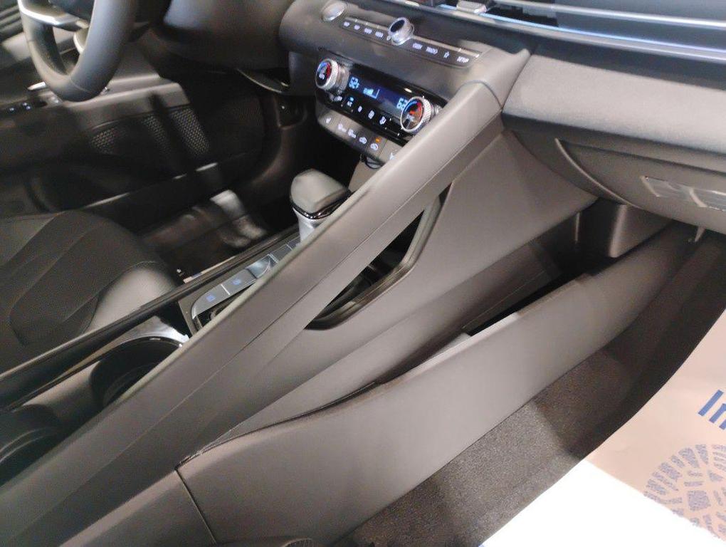new 2025 Hyundai Elantra car, priced at $25,142