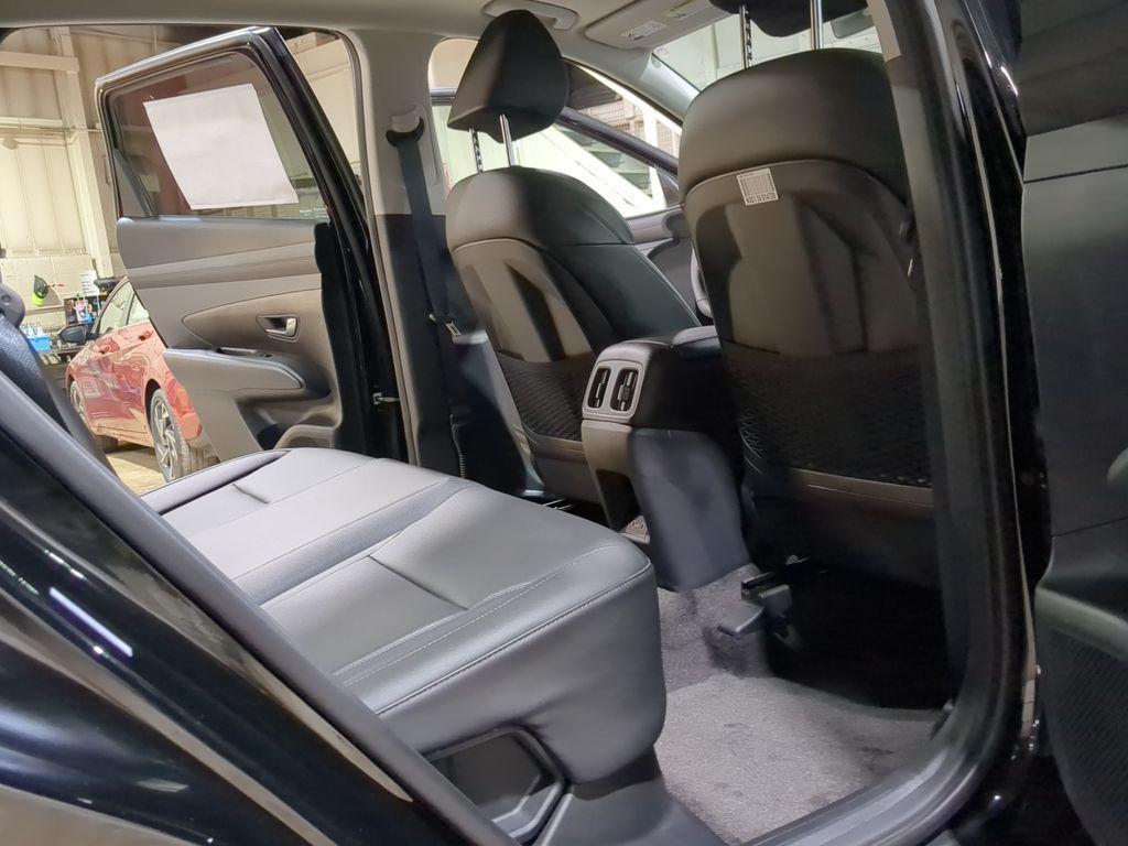 new 2025 Hyundai TUCSON Hybrid car, priced at $31,992