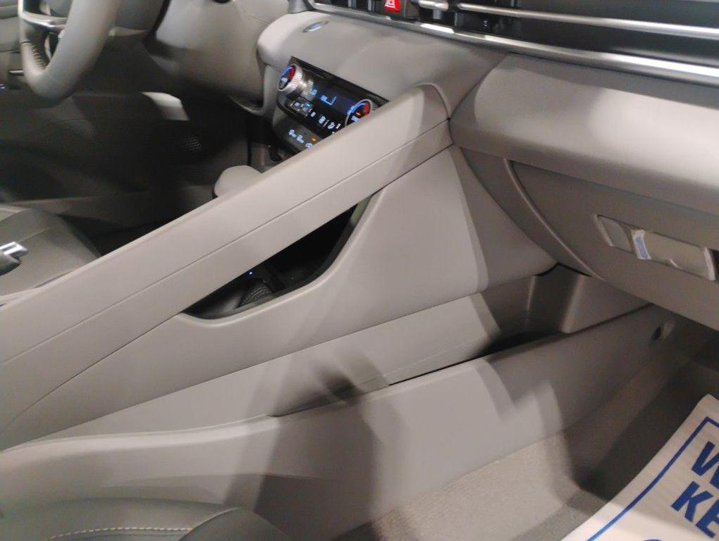 new 2025 Hyundai Elantra car, priced at $21,256