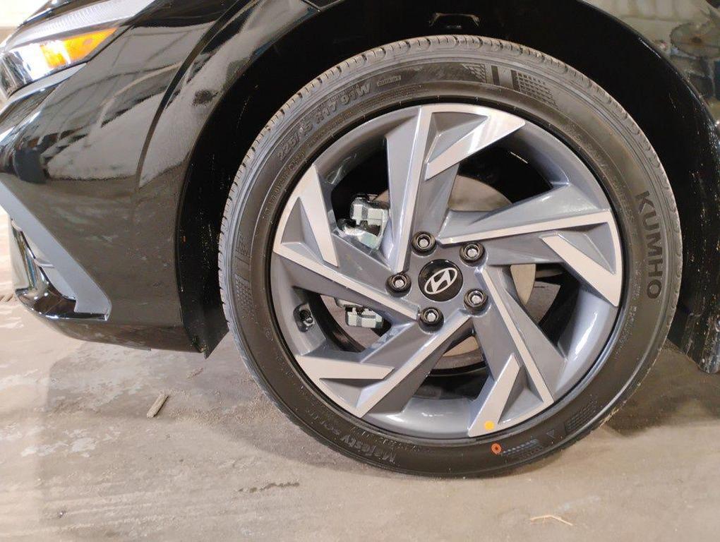new 2025 Hyundai Elantra car, priced at $21,256