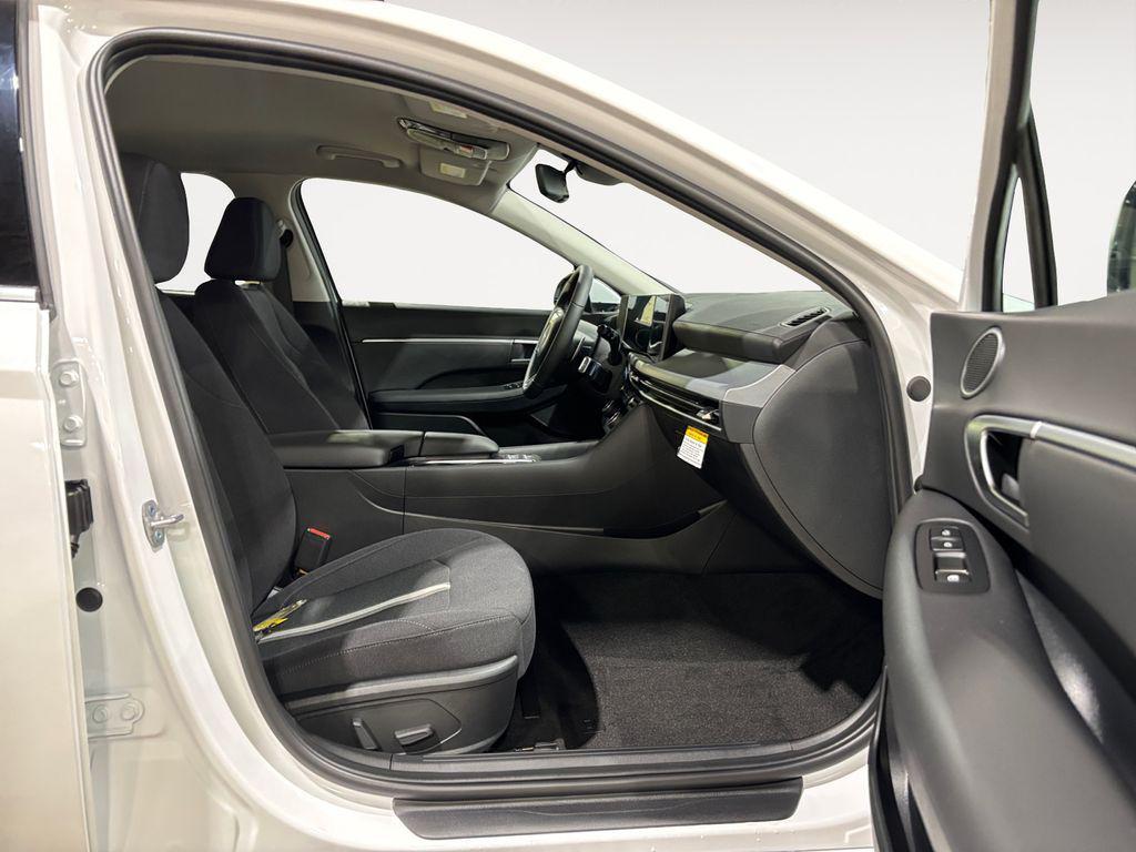 new 2025 Hyundai Sonata Hybrid car, priced at $32,483