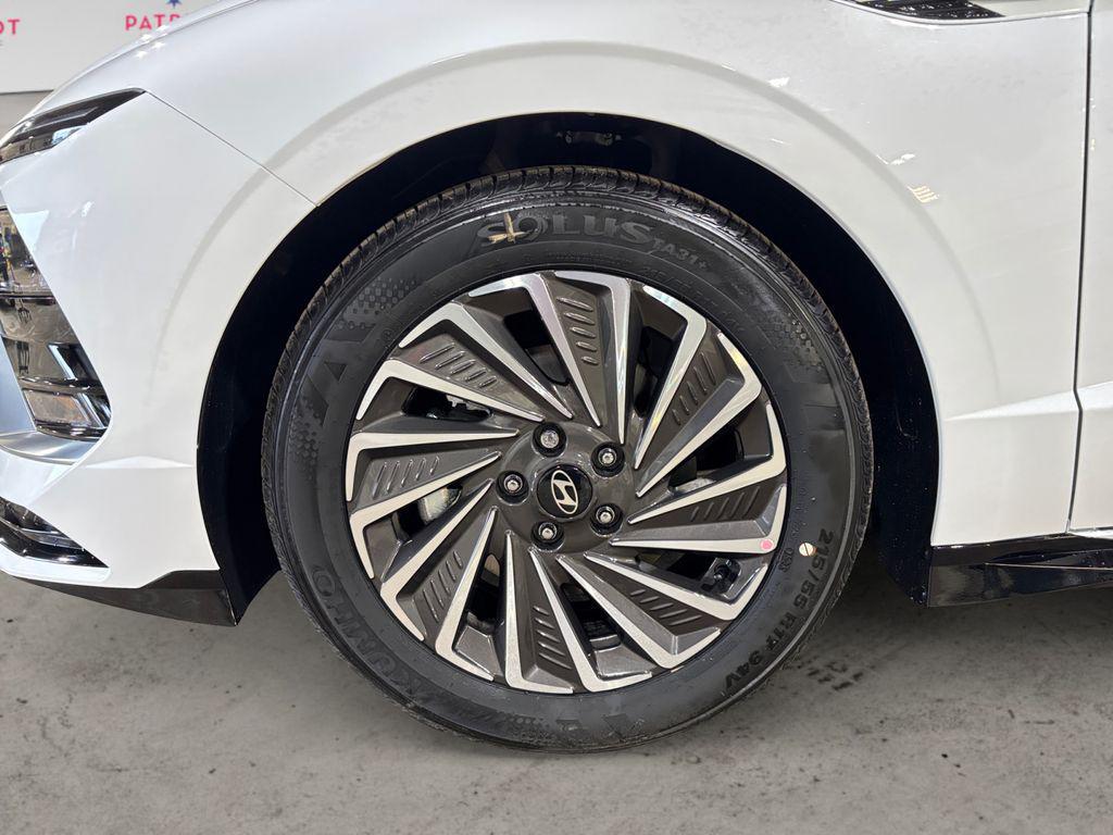 new 2025 Hyundai Sonata Hybrid car, priced at $32,483