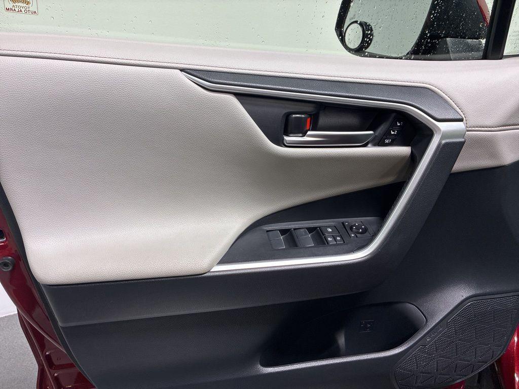 used 2020 Toyota RAV4 car, priced at $28,966