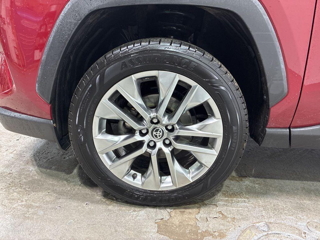 used 2020 Toyota RAV4 car, priced at $28,966