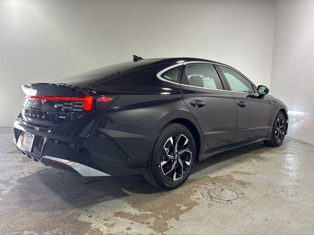 new 2025 Hyundai Sonata car, priced at $25,983