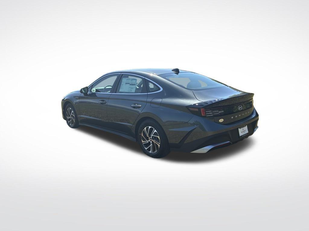 new 2026 Hyundai Sonata Hybrid car, priced at $29,442