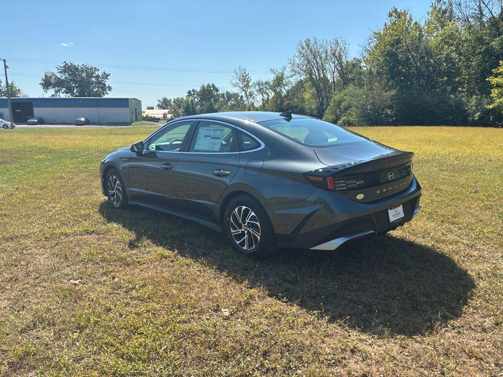 new 2026 Hyundai Sonata Hybrid car, priced at $28,191
