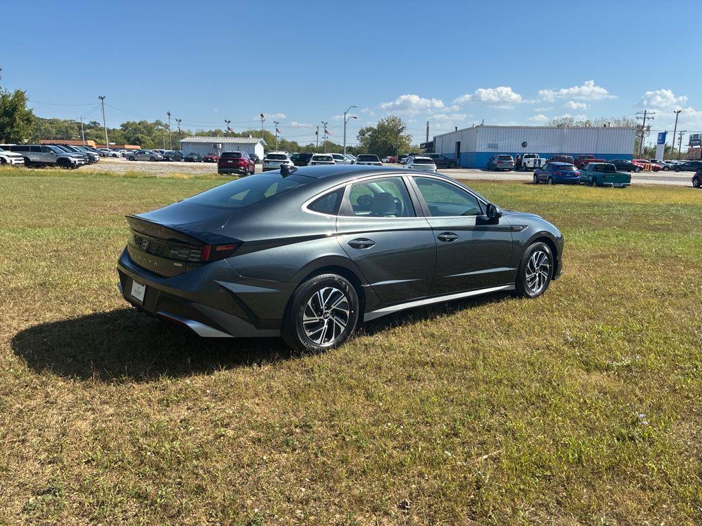 new 2026 Hyundai Sonata Hybrid car, priced at $28,191