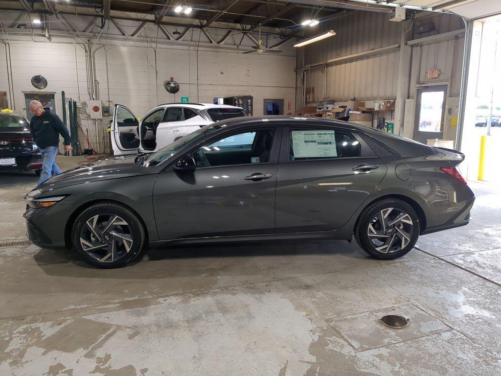 new 2025 Hyundai Elantra car, priced at $21,309