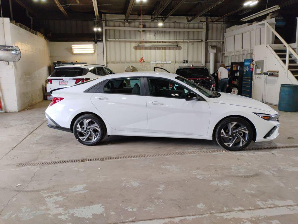 new 2025 Hyundai Elantra car, priced at $21,789