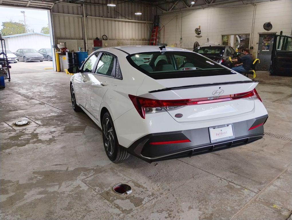 new 2025 Hyundai Elantra car, priced at $21,789