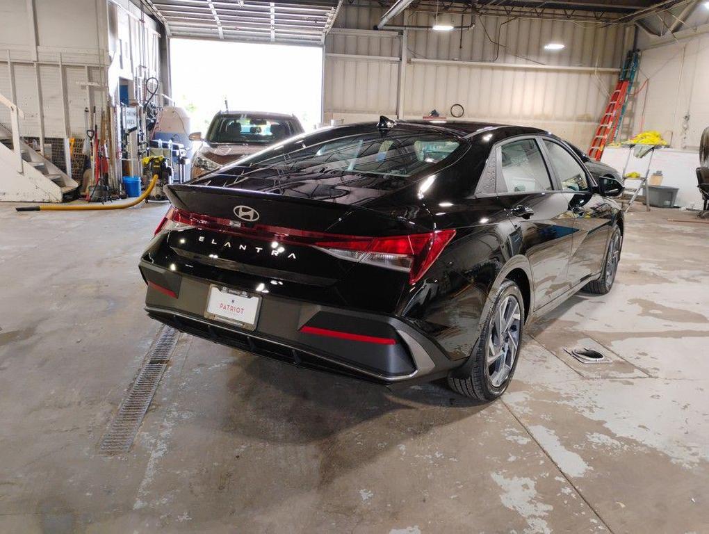 new 2025 Hyundai Elantra car, priced at $21,256