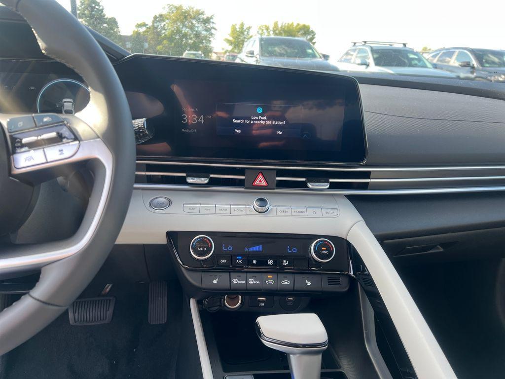 new 2025 Hyundai Elantra car, priced at $23,949