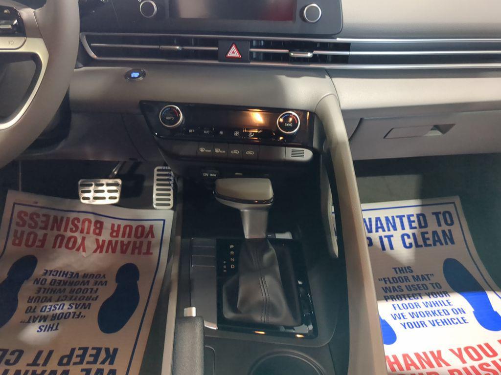 new 2025 Hyundai Elantra car, priced at $21,998