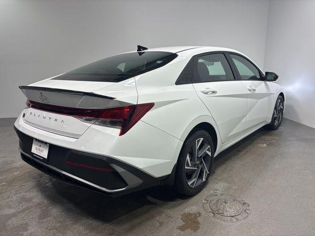 new 2025 Hyundai Elantra car, priced at $21,736