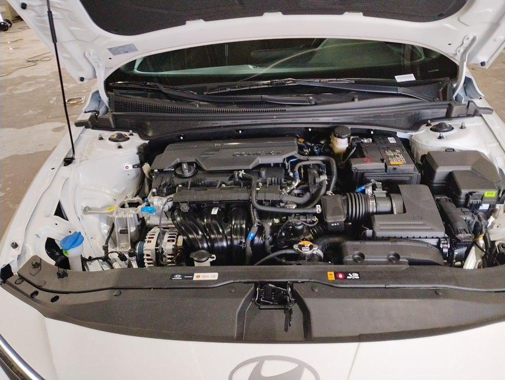 new 2025 Hyundai Elantra car, priced at $21,736