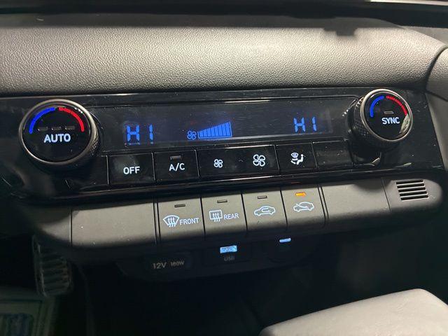 new 2025 Hyundai Elantra car, priced at $21,736