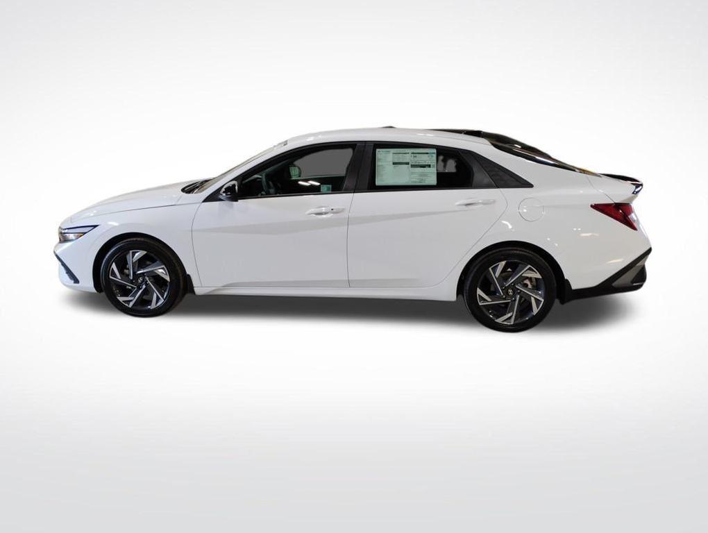 new 2025 Hyundai Elantra car, priced at $21,736