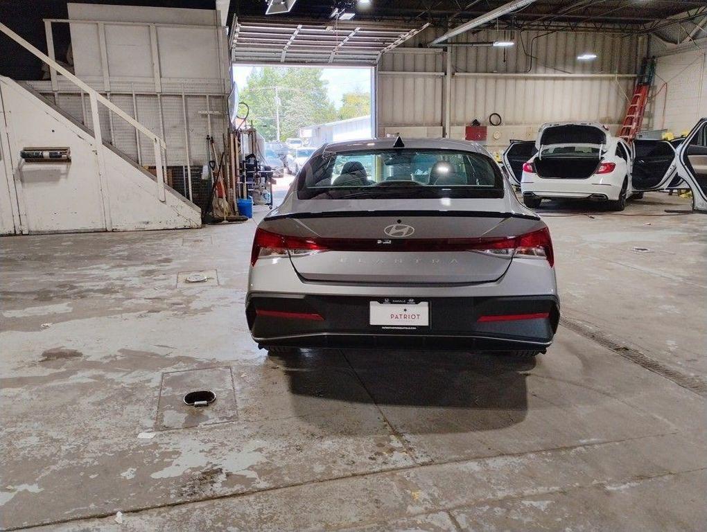 new 2025 Hyundai Elantra car, priced at $21,256