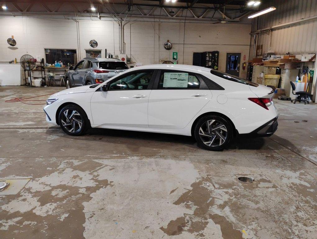 new 2025 Hyundai Elantra car, priced at $21,736