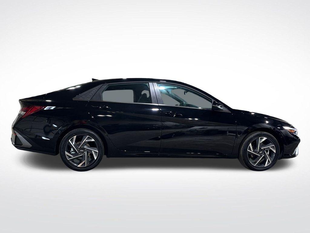 new 2025 Hyundai ELANTRA HEV car, priced at $25,883